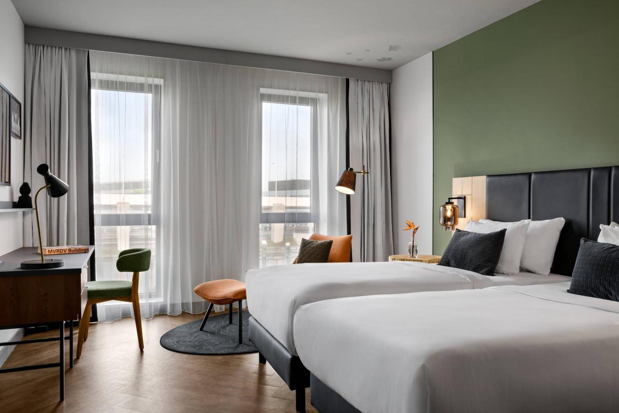 Hotel Renaissance Amsterdam Schiphol Airport 4*